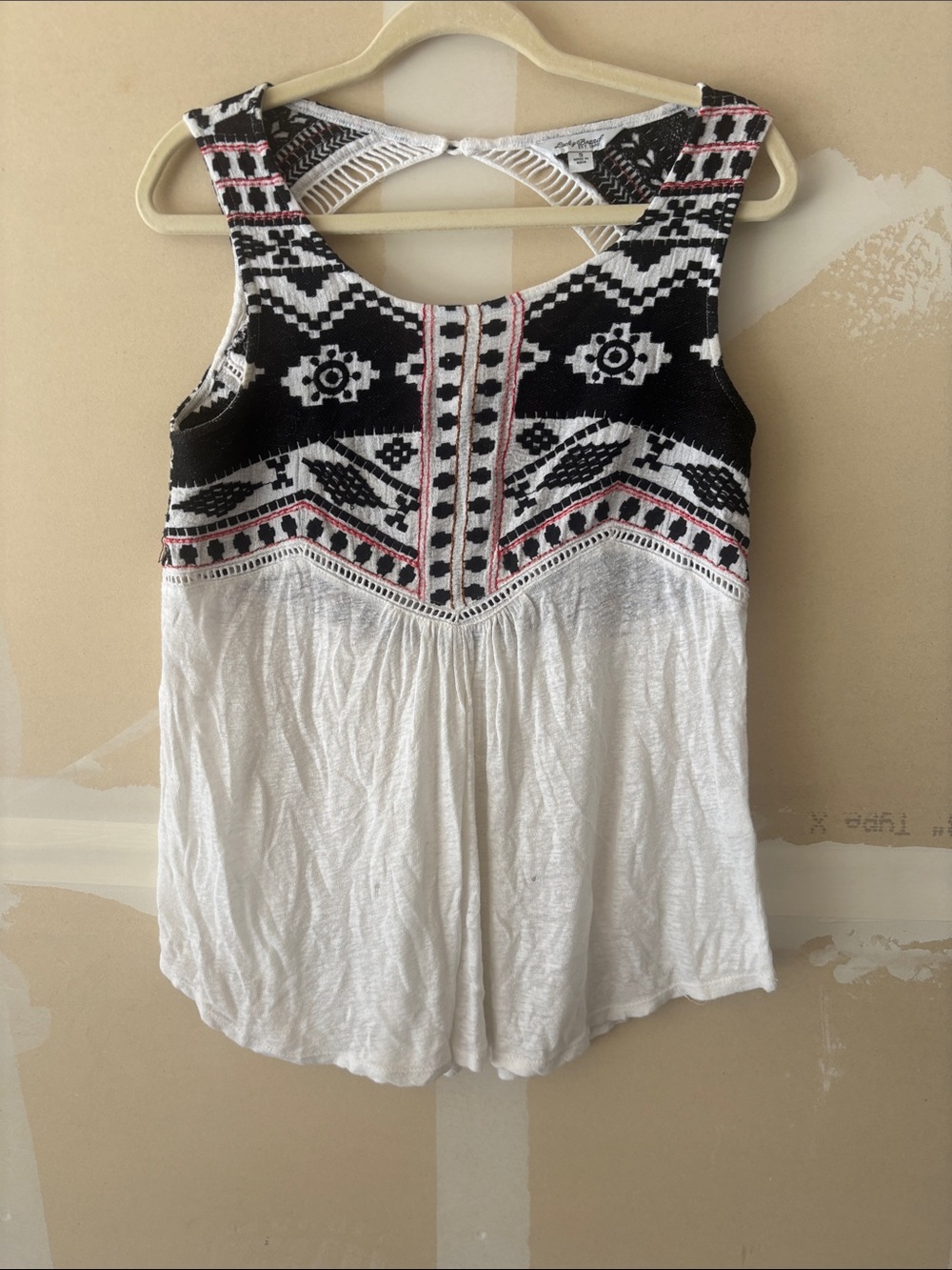 Lucky top keyhole back black and white tribal geometric pattern small *notes